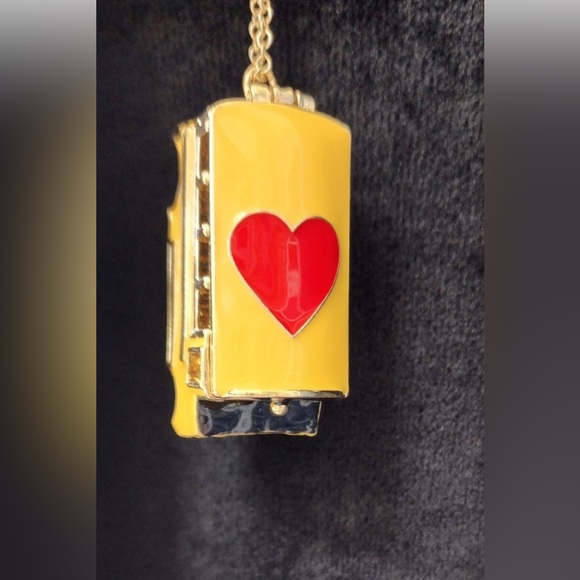 NWT 🚌♥️ Betsey Johnson school bus heart Necklace - Picture 12 of 15